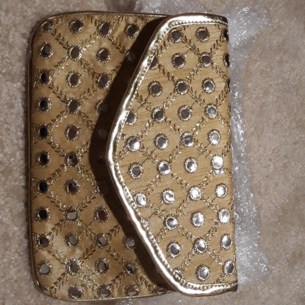 Clutch style purse